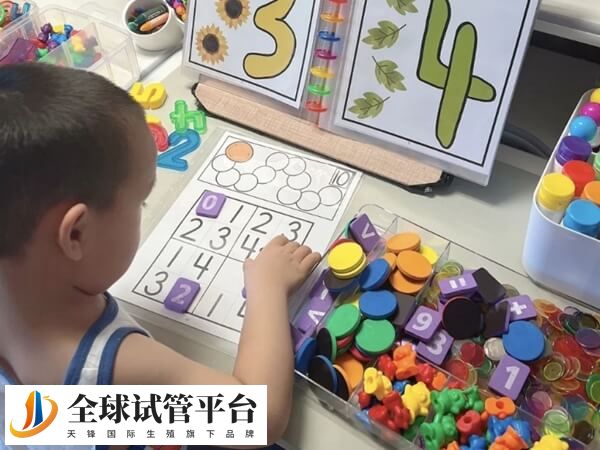 训练宝宝应该多加鼓励